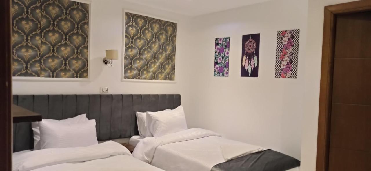 Kafret el-Gabal Grand Pyramids Inn מראה חיצוני תמונה