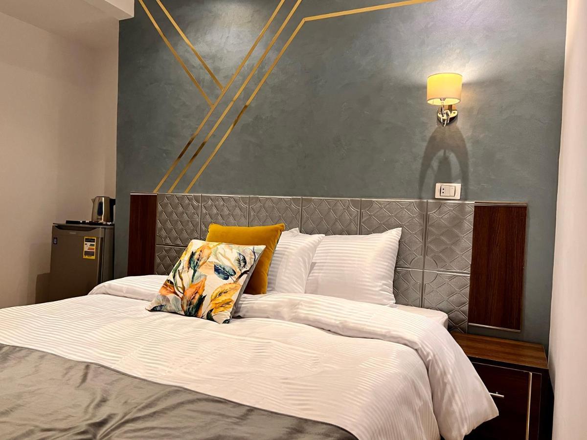 Kafret el-Gabal Grand Pyramids Inn מראה חיצוני תמונה