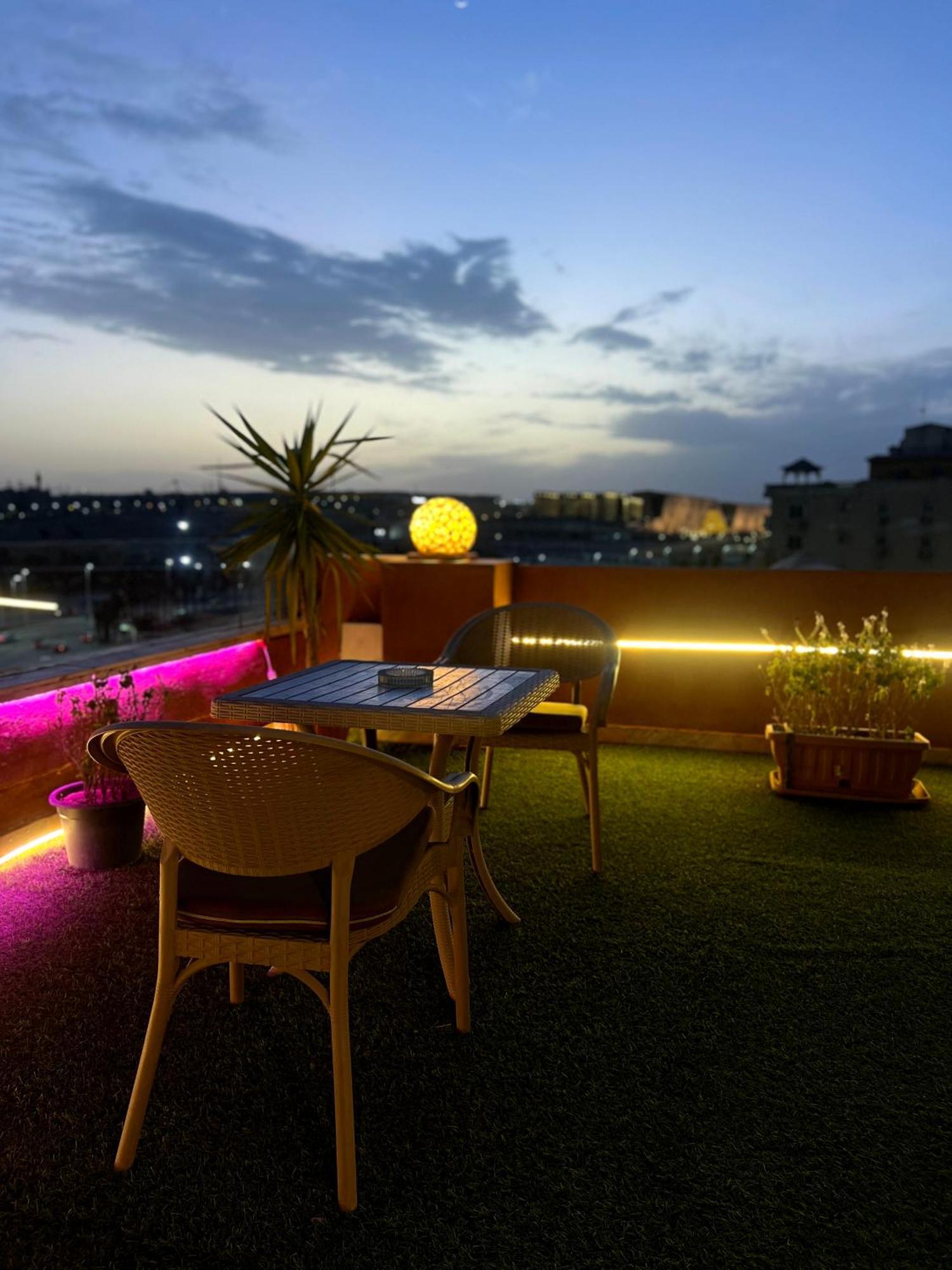 Kafret el-Gabal Grand Pyramids Inn מראה חיצוני תמונה