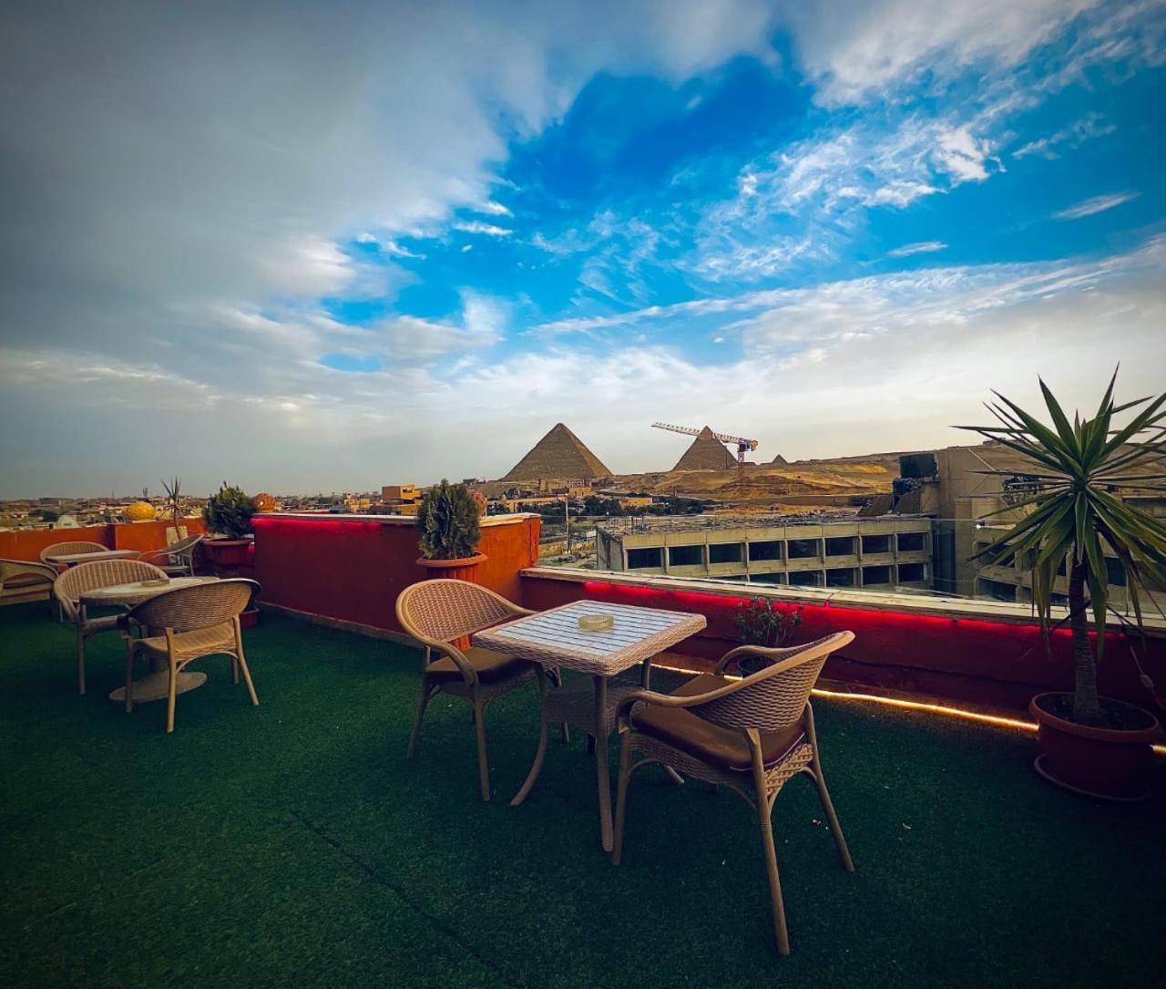 Kafret el-Gabal Grand Pyramids Inn מראה חיצוני תמונה