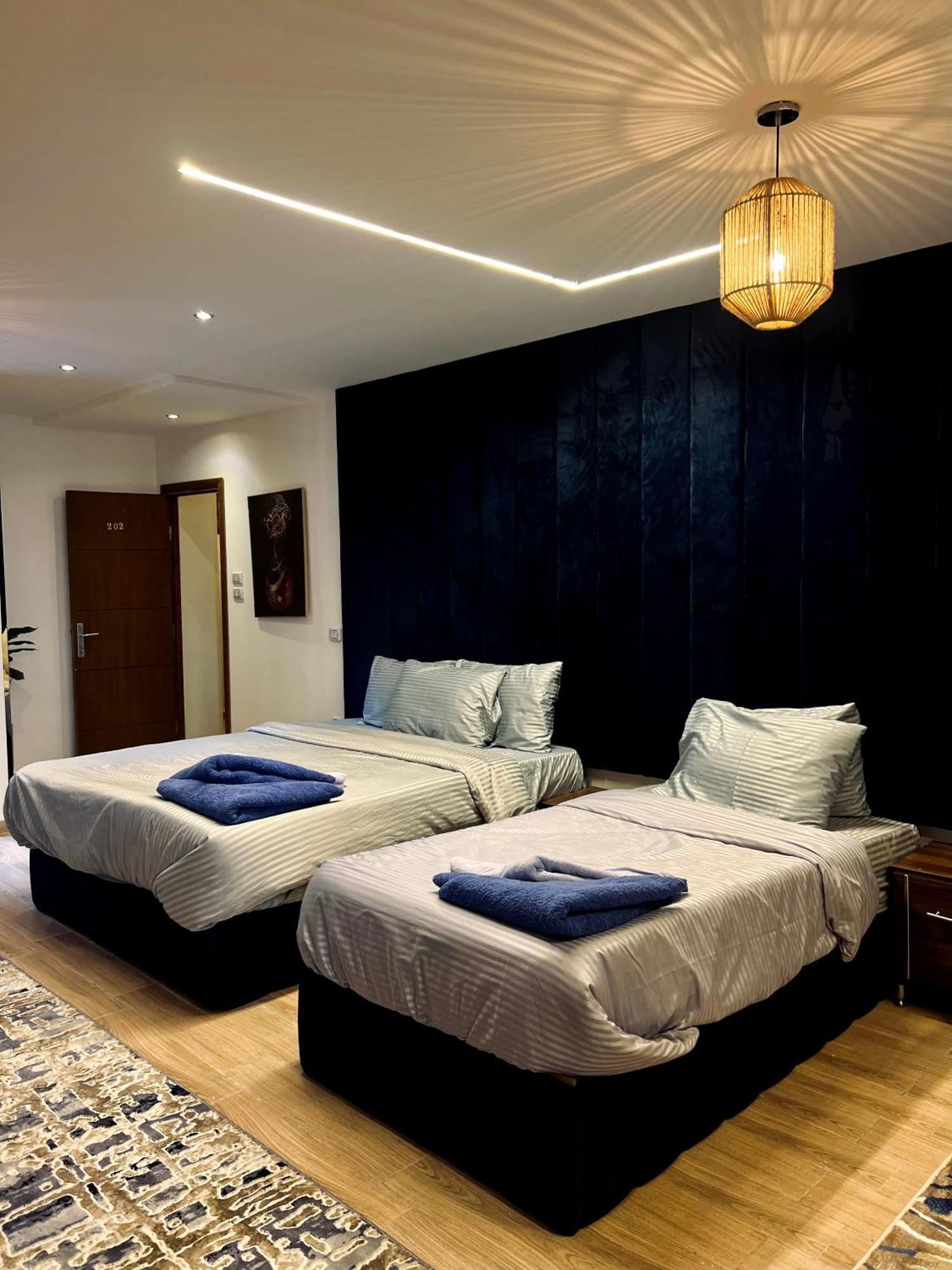 Kafret el-Gabal Grand Pyramids Inn מראה חיצוני תמונה
